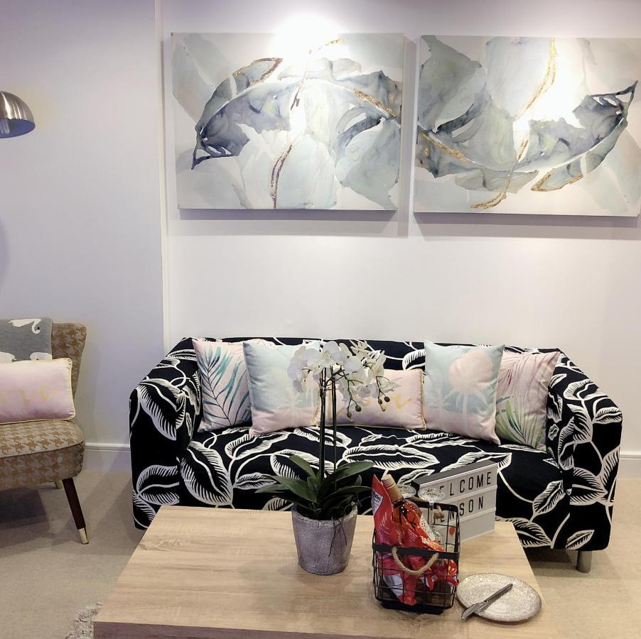Soak Up The Light At A Soothing, Stylish Apartment In Swansea Marina Exterior foto